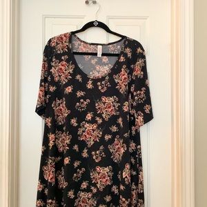 LuLaRoe Perfect T with gorgeous Dusty, pink and burgundy florals.